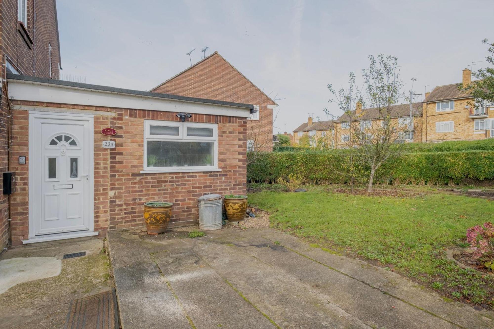 Kings House Hayes, West London A * Northolt (Greater London)