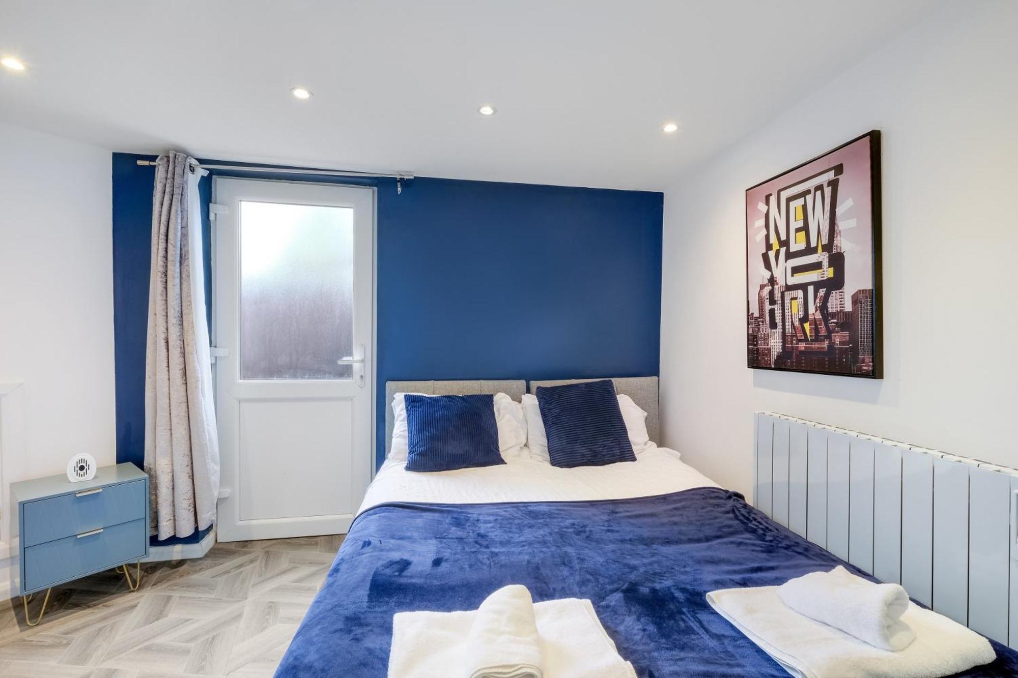 Kings House Hayes, West London A Northolt (Greater London)
