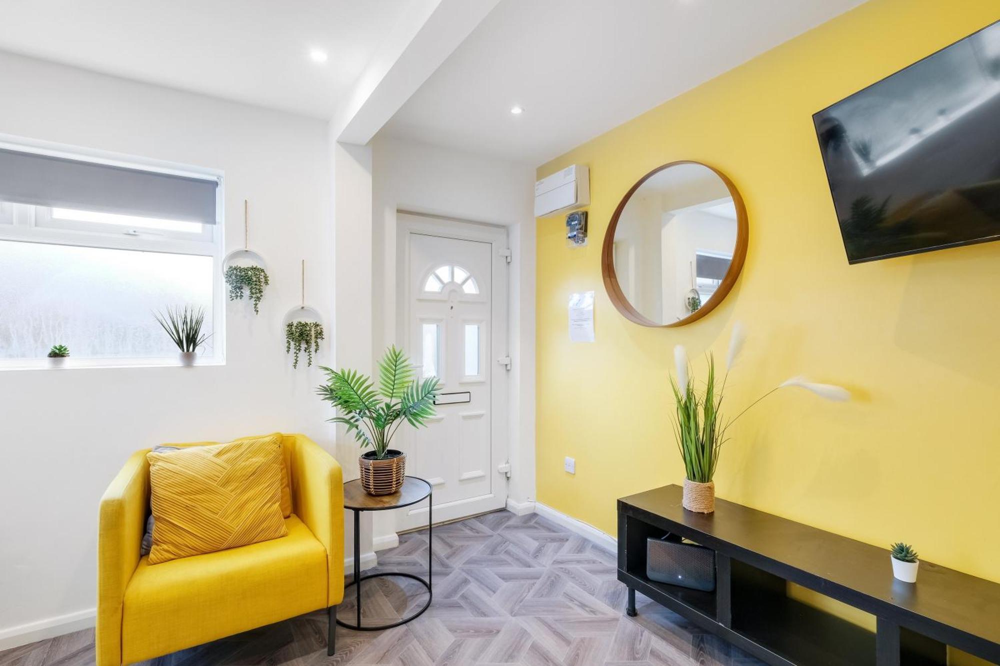 Kings House Hayes, West London A * Northolt (Greater London)