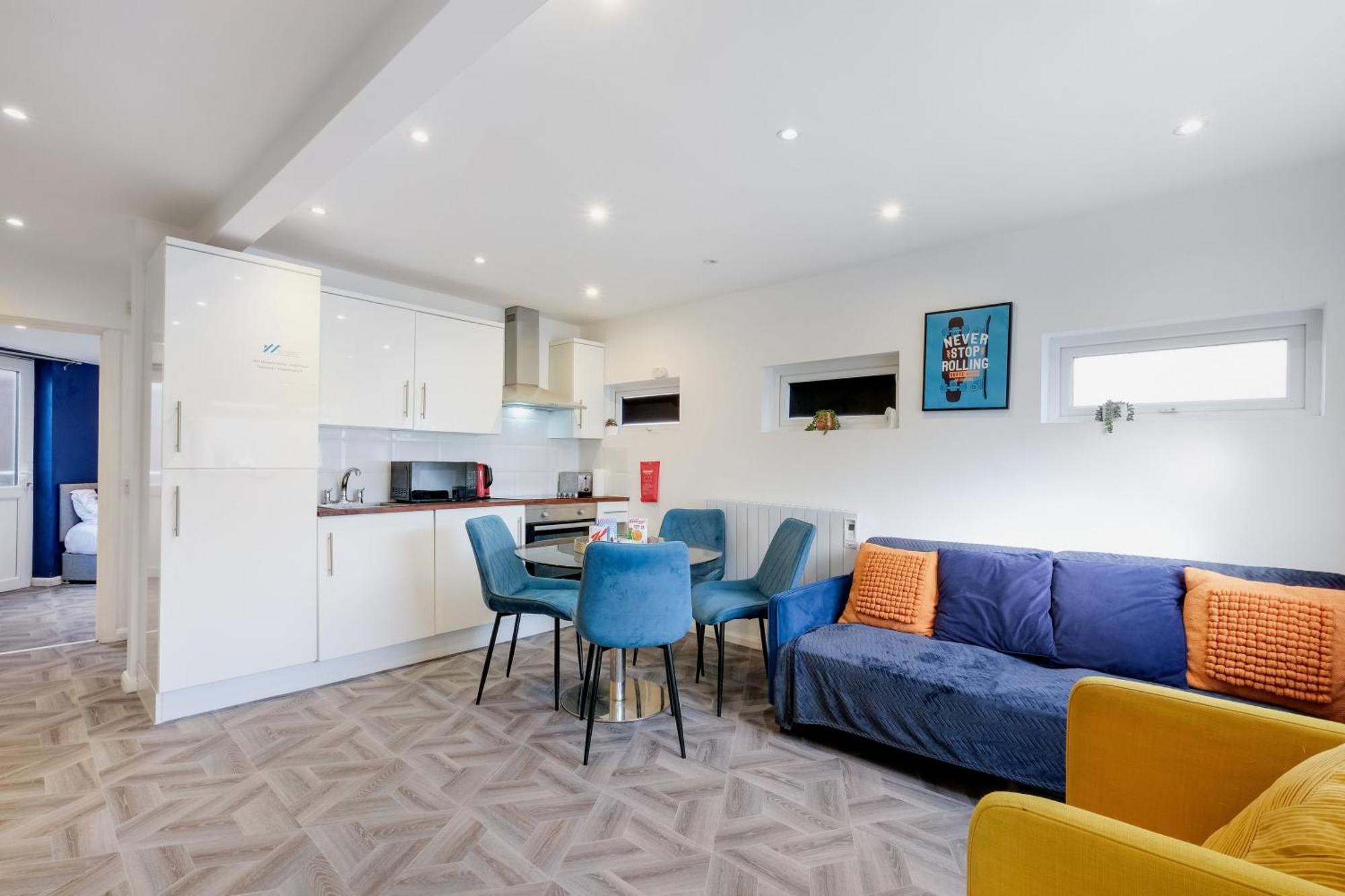 Apartment Kings House Hayes, West London A