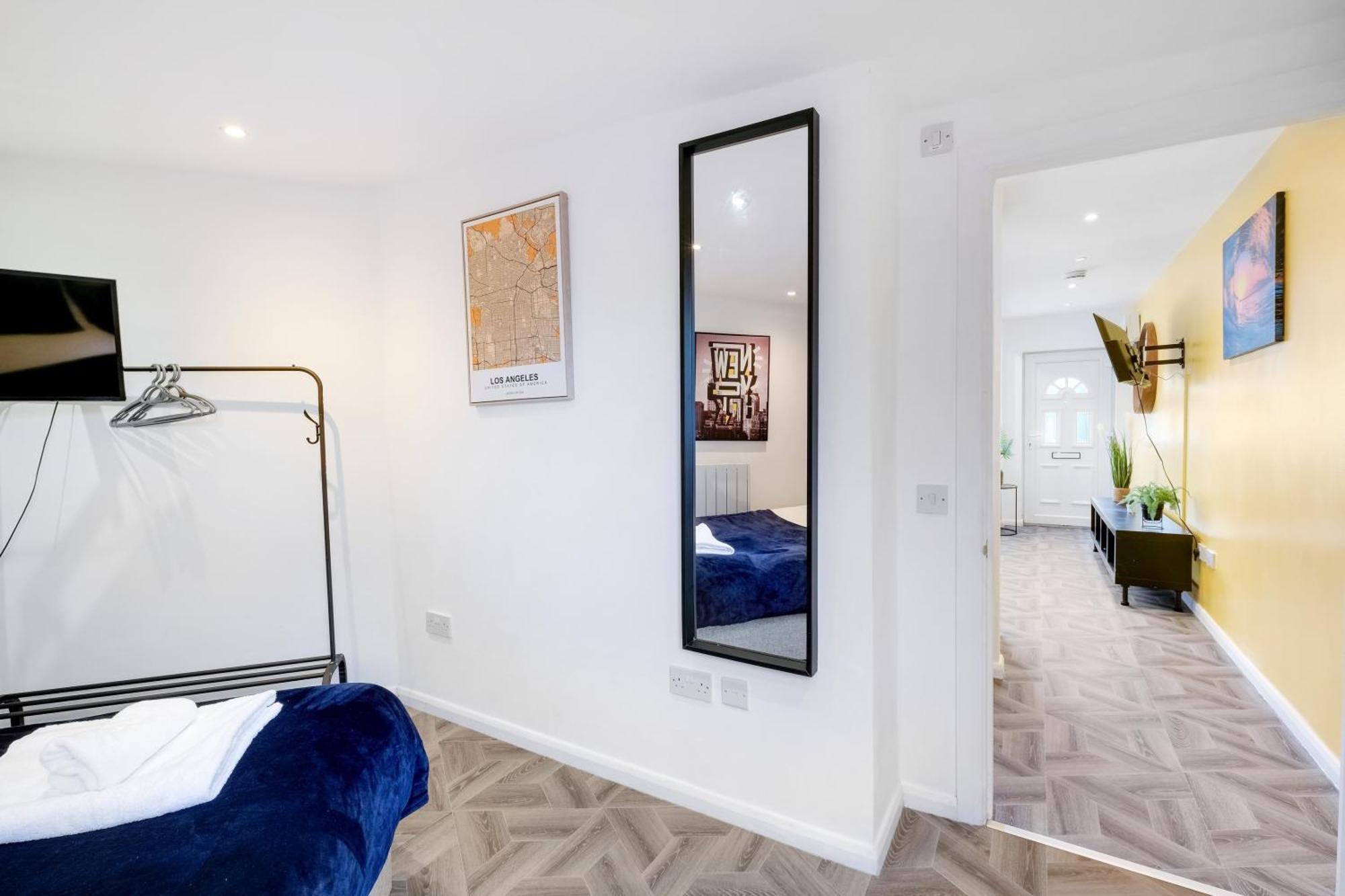 Apartment Kings House Hayes, West London A *